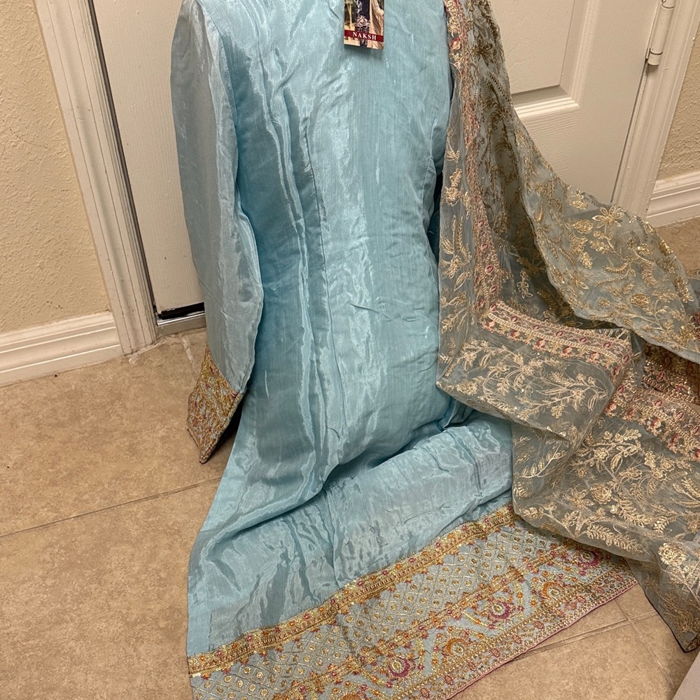 New Pakistani Indian Elegant Embroidered Blue shalwar kameez #806 - Picture 9 of 11